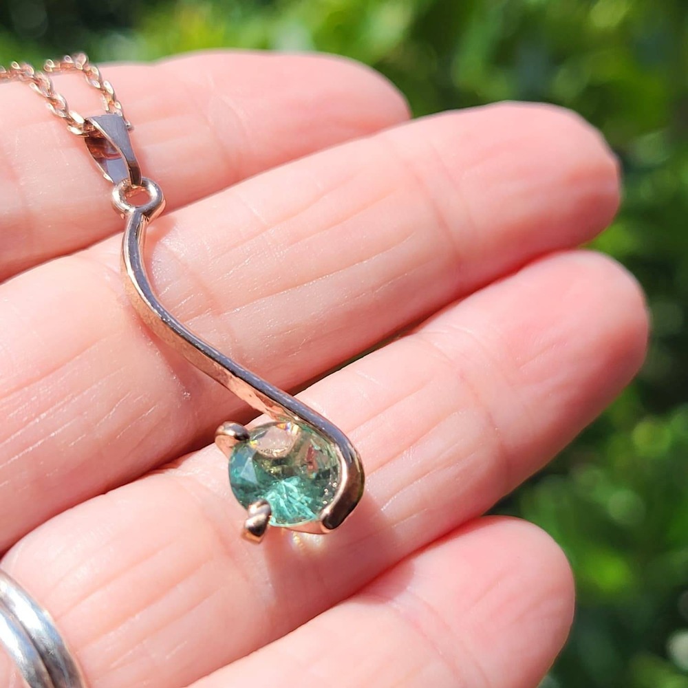 Rose Gold Tone Green Stone Curved Pendant Necklace Rose Gold Green